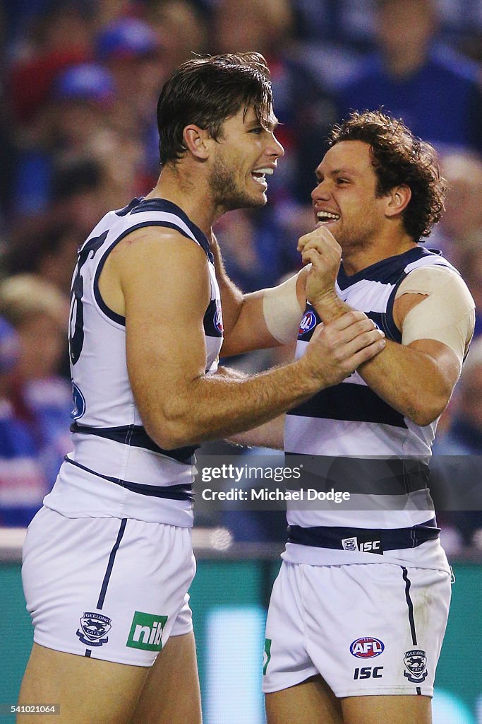 AFL Rd 13 - Western Bulldogs v Geelong