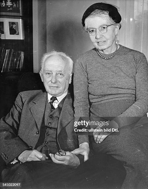 Max Born *11.12.1882-+Physiker, D- mit seiner Frau Hedwig 1955