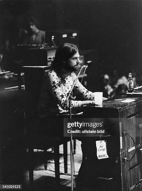 Pink Floyd - Keyboarder Richard Wrightwährend eines Gastspiels im BerlinerSportpalast