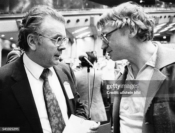 32 Ken Coates Stock Photos, HighRes Pictures, and Images Getty Images