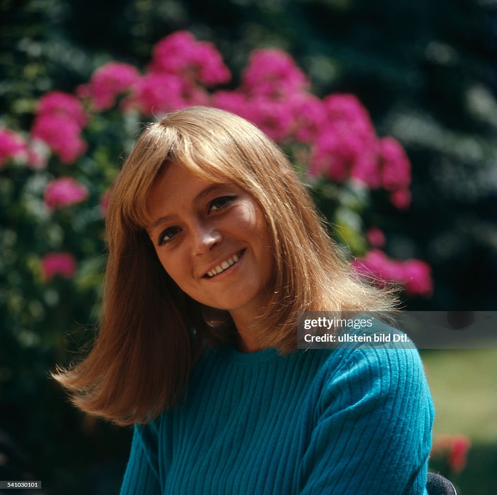 Doucet, Suzanne * singer, composer, producer, Germany portrait