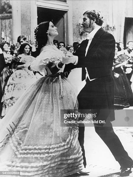 Schauspielerin, Italienmit Burt Lancaster beim Tanz in dem Film 'Der Leopard' Regie: Luchino Visconti- Frankreich/Italien 1963
