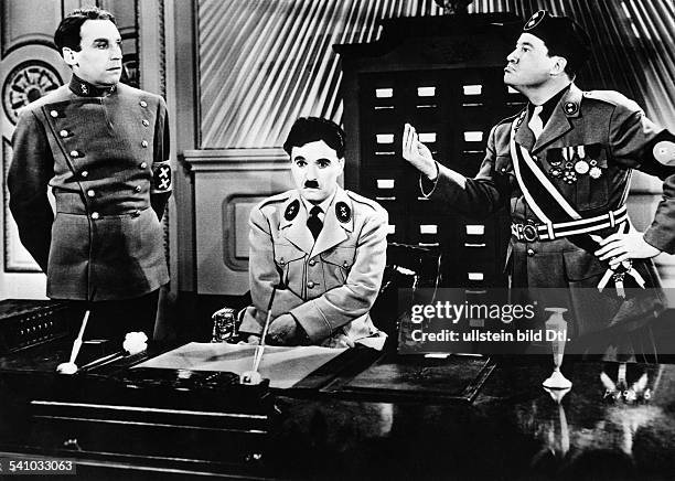 Chaplin, Charlie - Actor, film director, Great Britain - *16.04.1889-+ Scene from the movie 'The Great Dictator' with Henry Daniel and Jack Oakie...
