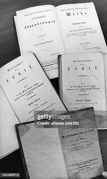 Philosoph, D.Erstausgaben verschiedener Schriften vonHegel: Gesamtausgabe Bd. 1, 1832Wissenschaft der Logik Bd. 1-2, 1812Vertrauliche Briefeüber das...