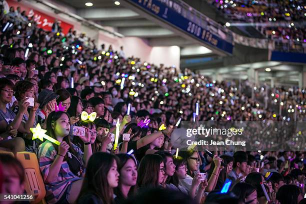 Kpop Fans K Pop Fans Photos and Premium High Res Pictures - Getty Images
