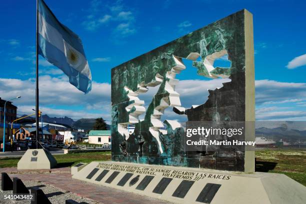 falklands war memorial in argentina - guerre des malouines photos et images de collection