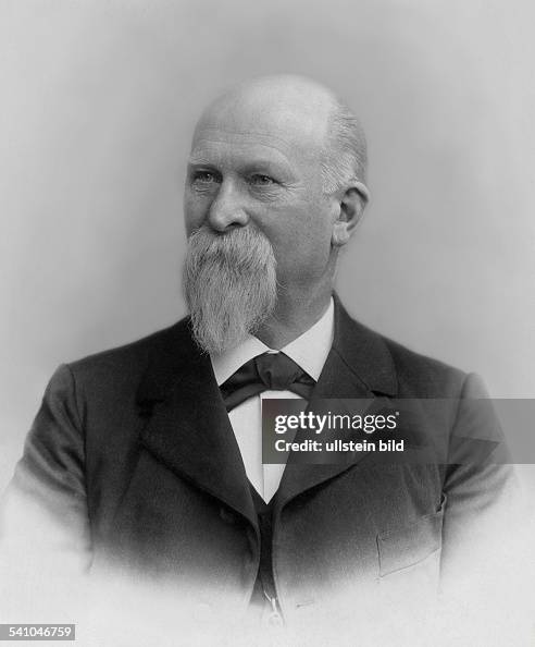 Franz Koenig*1910+Chirurg, DPorträt 1908Foto Bieber, Emil News Photo