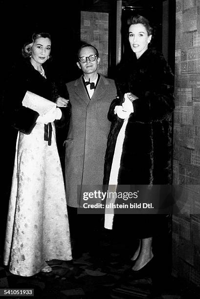 Socialites Jean Murray Vanderbilt and Barbara 'Babe' Paley with writer Truman Capote, circa 1957.