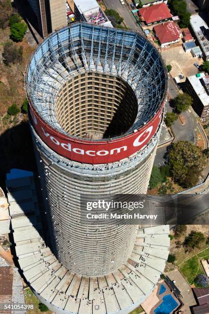 aerial view of ponte city, tallest residential building hillbrow, johannesburg, south africa - south africa capital city fotografías e imágenes de stock