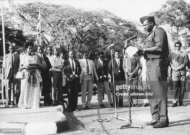 Ugandan army commander, 1966-1971, and President of Uganda, 1971-1979. Dada renaming the streets in Kampala, 1974. Kley - ullstein bild