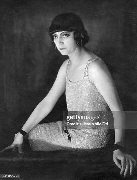 Nielsen, Asta - Actress, Denmark - *11.09.1881-+ Portrait - 1919 Vintage property of ullstein bild
