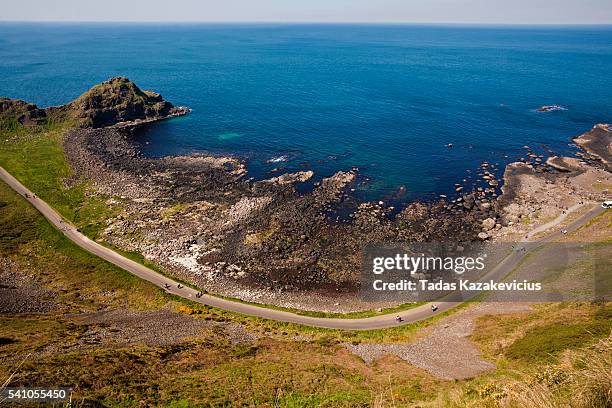 the giants causeway - giants causeway stock-fotos und bilder