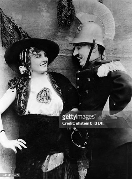 Chaplin, Charlie - Actor, film director, Great Britain - *16.04.1889-+ Scene from the movie 'Burlesque on Carmen' Directed by: Charles Chaplin USA...