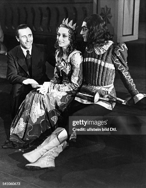 Werner Egk *17.05..1983+Komponist; DProbe in der Romer Oper zu seinemBallett 'Joan von Zarissa' mit denTänzern Attila Radice und Ugo Dell Ara- 1943