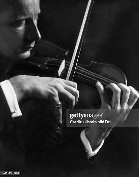 Kulenkampf, Georg *23.01.1898-+Geiger, D- spielt Geige- 1931