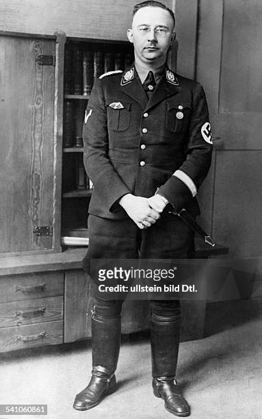 Himmler, Heinrich *-+Politiker, NSDAP, DPorträt- veröffentlicht anlässlich der Ernennung zum Chef der Deutschen Polizei
