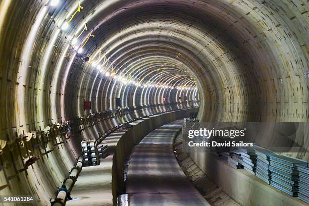 channel tunnel extension under construction - eurotúnel fotografías e imágenes de stock