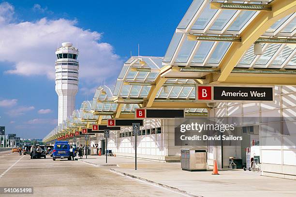ronald reagan washington national airport - ronald reagan washington national airport stock pictures, royalty-free photos & images
