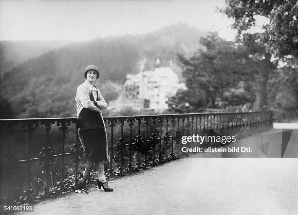 Anna Pavlova*12.02.1881-+Ballet dancer, Russia Principal artist of the Imperial Russian Ballet, St Petersburgin the health resort Schwarzburg in...