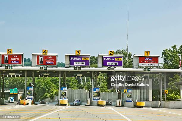 tappan zee bridge toll plaza - toll stock pictures, royalty-free photos & images