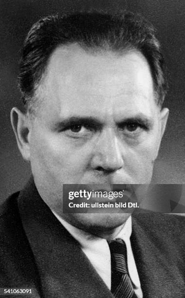 Cernak, Matus *23.08..1955+Politiker, Slowakei- Anfang der fünfziger Jahre inMünchen als Vorsitzender der Exilgruppe'Slowakischer Nationalrat'