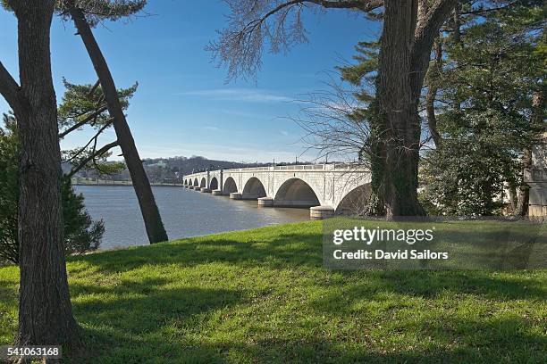 arlington memorial bridge - potomac foto e immagini stock