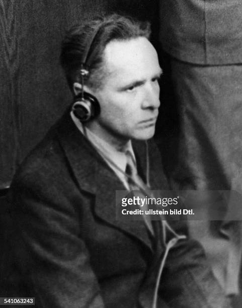 Hoess, Rudolf Franz F. * -+SS-Führer - Kommandant desKZ Auschwitz- im Zeugenstand während desHauptkriegsverbrecher-Prozesses vor demInternationalen...