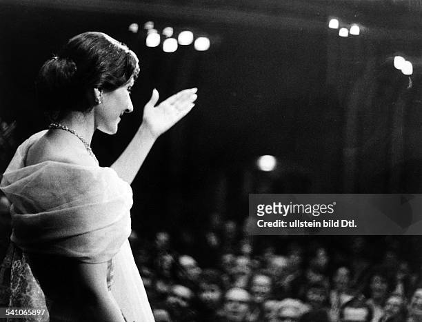 American-born Greek opera singer, Maria Callas at a performance at the Musikhalle Hamburg, West Germany, 15th May 1959. Maria Callas *-+Sängerin,...