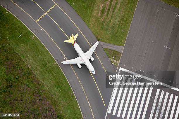 airport runway - airport aerial stock pictures, royalty-free photos & images