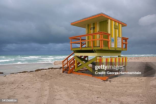 miami beach lifeguard station - lifeguard hut stock pictures, royalty-free photos & images