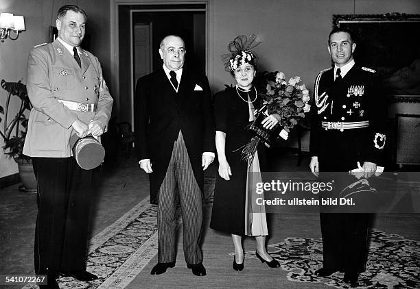 Mastny, Voytech - Diplomat, Czech Republic*1874-1954+- with his wife Zdenka in Reich Chancellery after the farewell reception by Adolf Hitler, on the...
