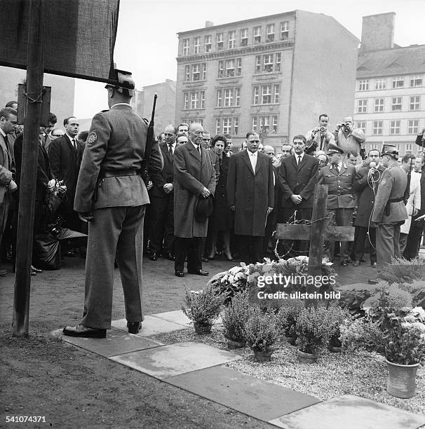 13 Peter Fechter Casualties Stock Photos, HighRes Pictures, and Images