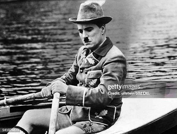 Chaplin, Charlie - Actor, film director, Great Britain - *16.04.1889-+ Scene from the movie 'The Great Dictator' Directed by: Charles Chaplin USA...