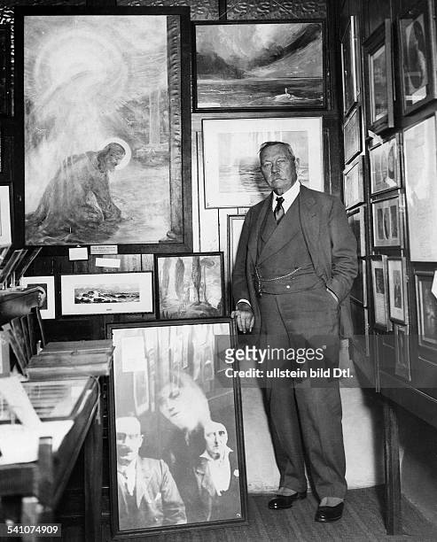 Doyle, Sir Arthur Conan *22.05.1859-+Schriftsteller, Arzt, GB- Portrait in der Gemaeldegalerie seines Hauses- 1929