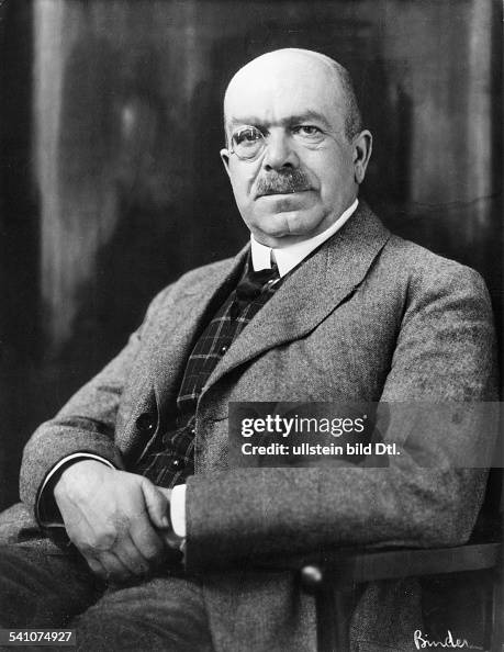 1872-1945Schriftsteller; Österreich1925Foto: Atelier Binder News Photo ...