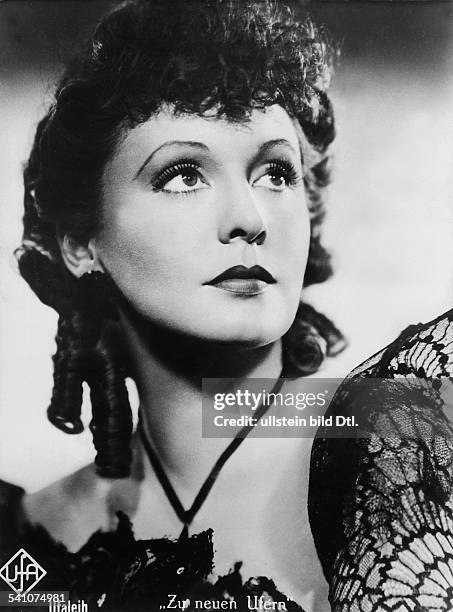 Loria Vane Detlef Sierck Photos and Premium High Res Pictures - Getty Images