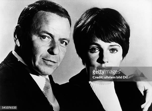 Bisset, Jacqueline *-Schauspielerin, GB- mit Frank Sinatra in dem Film 'Der Detektiv'- 1968