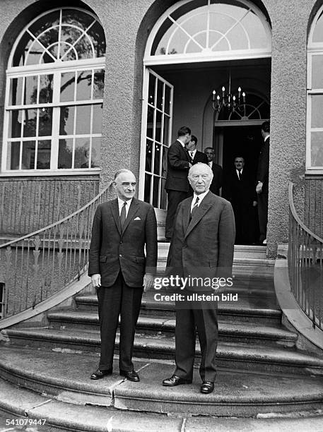 Adenauer, Konrad *05.01.1876-+Politiker, CDU, BRD- empfängt General Lucius D. Clay im Haus in der Koenigsallee in Berlin zueinem Gespräch- Mai 1962