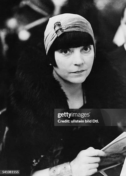 Nielsen, Asta - Actress, Denmark - *11.09.1881-+ Portrait - 1930 Vintage property of ullstein bild