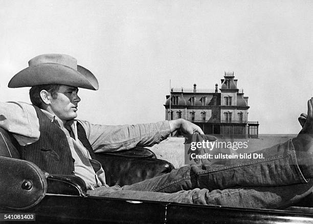 Dean, James - Actor, USA - *-+ Scene from the movie 'Giant'' Directed by: George Stevens USA 1956 Produced by: Giant Productions Vintage property of...
