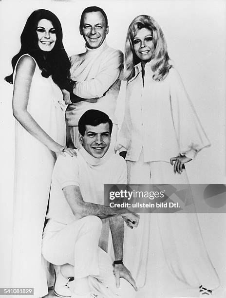 The Sinatra family in 1968. L-R Tina Sinatra, Frank Sinatra Frank Sinatra, Jr. Nancy Sinatra.