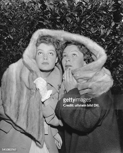 Schneider, Romy *-+Schauspielerin, D- mit Mutter Magda Schneider- 1955