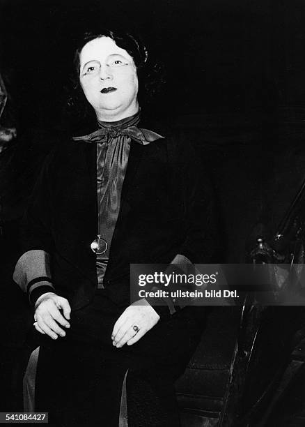 Claire Waldoff Photos and Premium High Res Pictures Getty Images