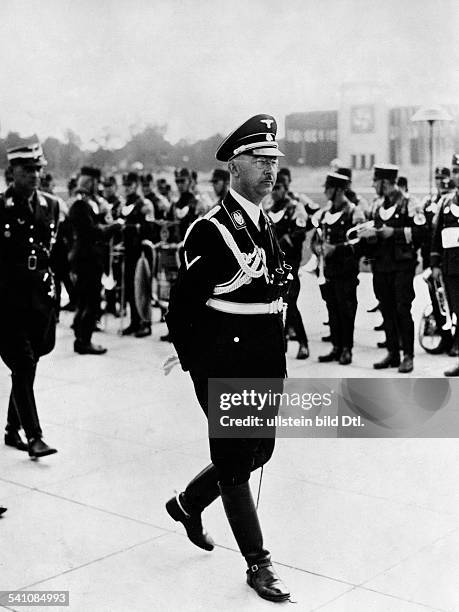 Heinrich Himmler*-+Politiker, NSDAP, D- veröffentlicht anlässlich deszehnten Jahrestages der Ernennung zumReichsführer SS am