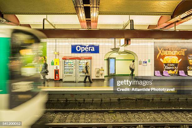 Paris Rer Inside 4,820 Paris Subway Stock Photos, High-Res Pictures, and Images - Getty ...