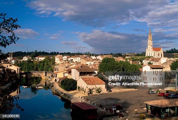 nerac and baise river - agen stock pictures, royalty-free photos & images