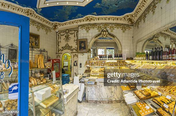 marais district, murciano boulangerie - le marais stock pictures, royalty-free photos & images