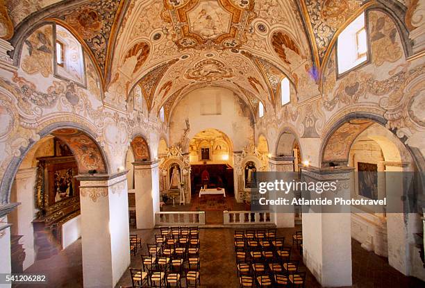 interior of madonna del ss. rosario church - madonna del rosario 個照片及圖片檔