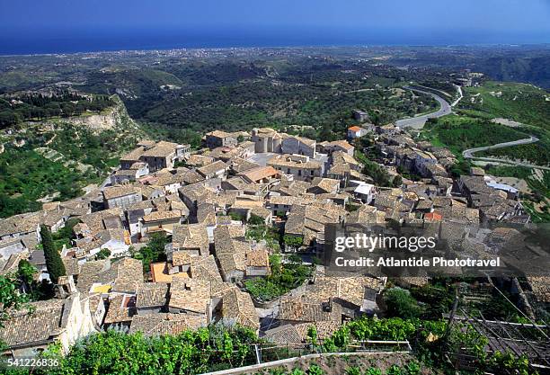 view of gerace - reggio calabria ストックフォトと画像