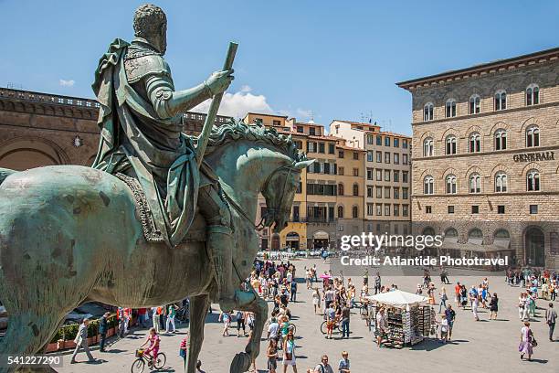 piazza signoria, cosimo de medici equestrian monument - piazza della signoria stock pictures, royalty-free photos & images